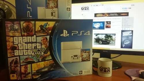 Розыгрыш Sony PlayStation 4 + GTA 5
